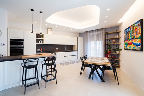Cucina in stile contemporaneo di 35 di Carla Gatto Architetto Cucina in stile contemporaneo di 35 di Carla Gatto Architetto