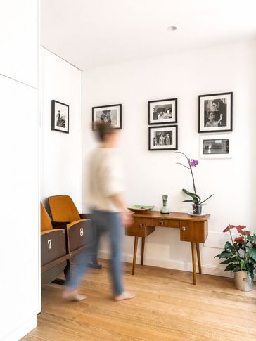 Ingresso in stile scandinavo di 5 di Equus Architects