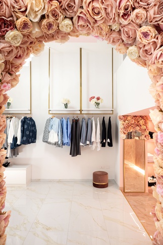 Open Space in stile glamour di 64 di Chiara Brenca
