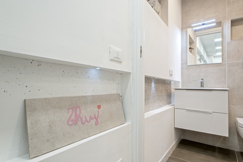 Bagno in stile minimal di 5 di Luca Bucciantini Architettura d' Interni