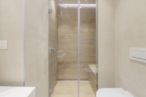 Bagno in stile contemporaneo di 8 di Desearq studio - architettura e interior design Bagno in stile contemporaneo di 8 di Desearq studio - architettura e interior design