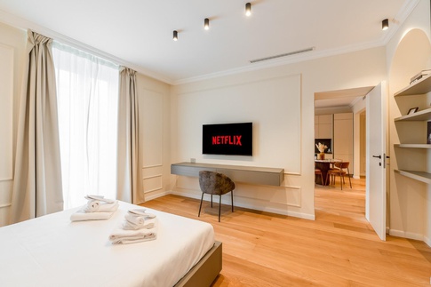 Camera da Letto in stile contemporaneo di 18 di FCInteriorDesignStudio |