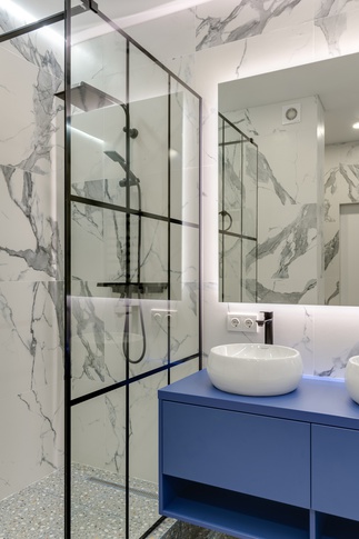 Bagno in stile contemporaneo di 8 di Melissa Collaro Design Bagno in stile contemporaneo di 8 di Melissa Collaro Design