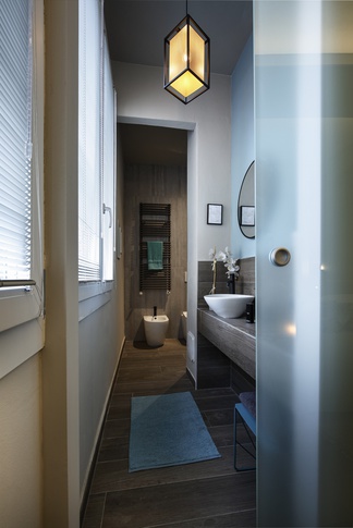 Bagno in stile soft industrial di 5 di Arar Studio di Arar Muna Isabella Bagno in stile soft industrial di 5 di Arar Studio di Arar Muna Isabella