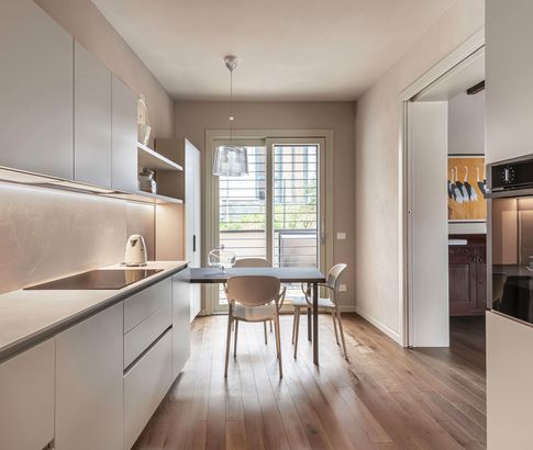 Cucina in stile contemporaneo di 15 di Giulia Dagheti Architetto Cucina in stile contemporaneo di 15 di Giulia Dagheti Architetto