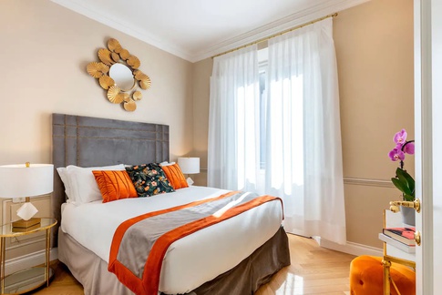 Camera da Letto in stile contemporaneo di 12 di Arky’Studio srl