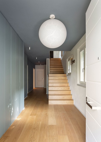 Ingresso in stile moderno di 24 di Annalisa Carli Architetto
