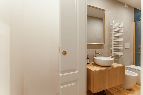 Bagno di Servizio in stile nordico di 4 di Claudia Del Core Architetto Bagno di Servizio in stile nordico di 4 di Claudia Del Core Architetto