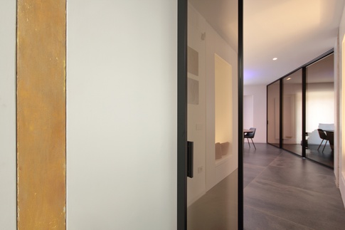 Open Space in stile contemporaneo di 65 di Paolo Basco Architetto Open Space in stile contemporaneo di 65 di Paolo Basco Architetto