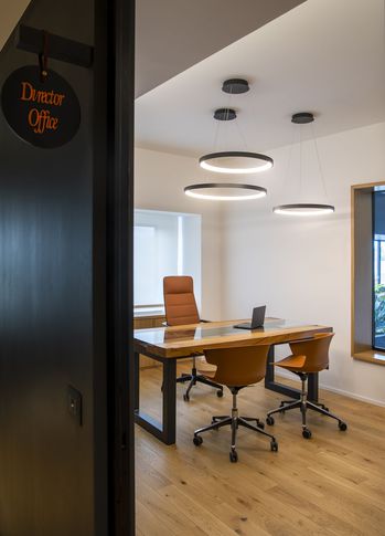 Studio in stile industriale di 160 di Pamela Camposano Ingegnere Architetto Studio in stile industriale di 160 di Pamela Camposano Ingegnere Architetto