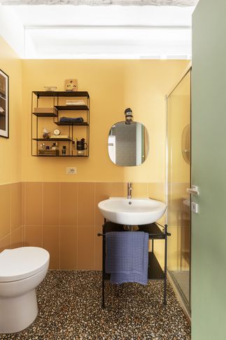 Bagno in stile contemporaneo di 3 di Francesca Delicato architettura e design Bagno in stile contemporaneo di 3 di Francesca Delicato architettura e design