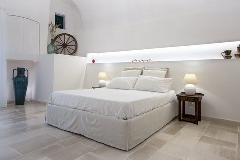 Camera da Letto in stile mediterraneo di 24 di Ilaria Errigo Interior Design