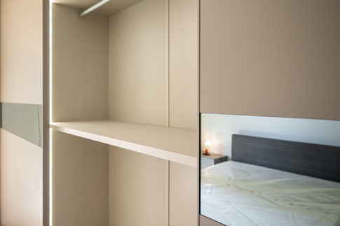 Camera da Letto in stile contemporaneo di 25 di Colab Design Camera da Letto in stile contemporaneo di 25 di Colab Design
