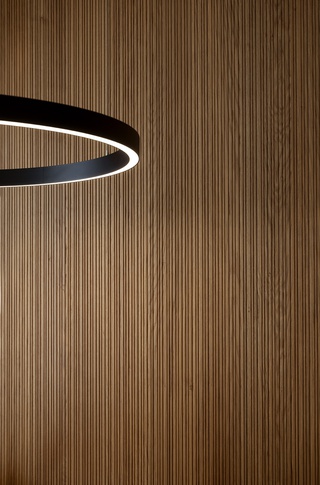 Open Space in stile contemporaneo di 350 di Z5AI