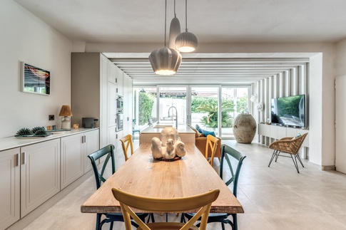 Open Space in stile contemporaneo di 50 di MOB Architects