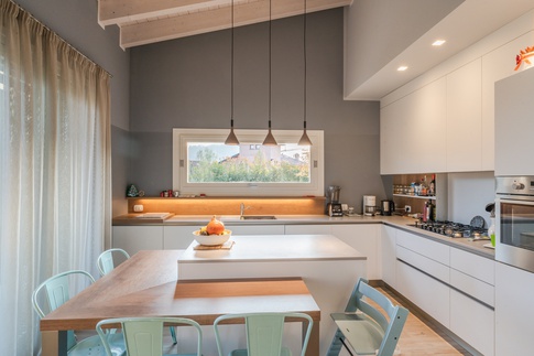 Cucina in stile contemporaneo di 12 di FRANCESCA GEROSA ARCHITETTO