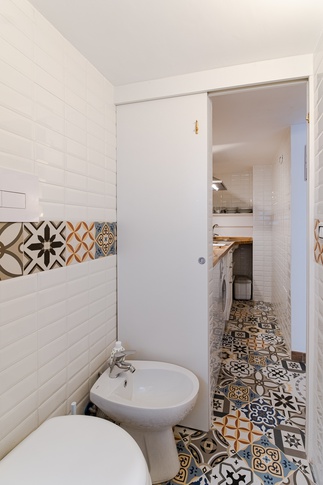 Bagno in stile provenzale di 5 di 4rch gruppo di architettura