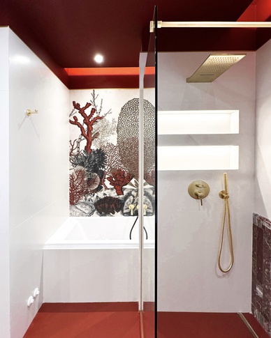 Bagno in stile eclettico di 10 di Studio Gaetano Riccardelli