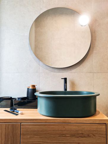 Bagno in stile contemporaneo di 6 di Rossana Alfieri Architetto