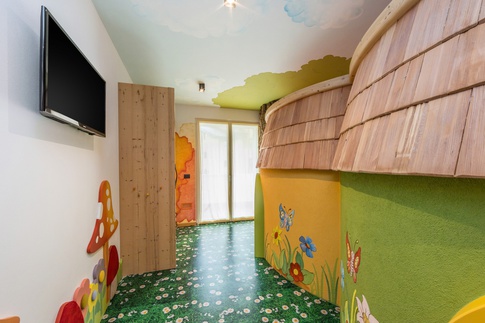Cameretta Bambini in stile naturale di 19 di Arredamenti Andalo Cameretta Bambini in stile naturale di 19 di Arredamenti Andalo