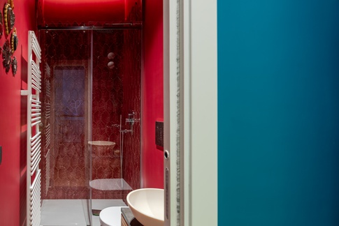 Bagno in stile contemporaneo di 3 di Rossella Fiorillo architetto