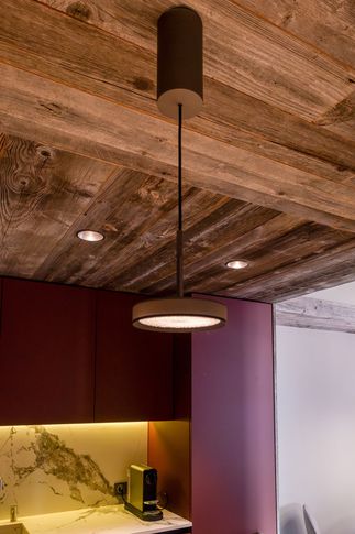 Cucina in stile moderno di 35 di Design Alpino