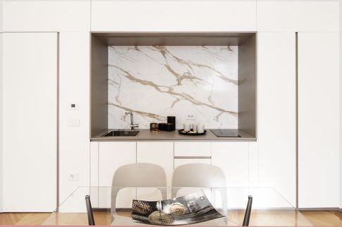 Open Space in stile contemporaneo di 32 di kkarchitecture