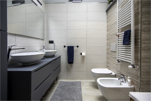 Bagno in stile contemporaneo di 5 di Chiara Colucci Interior Designer
