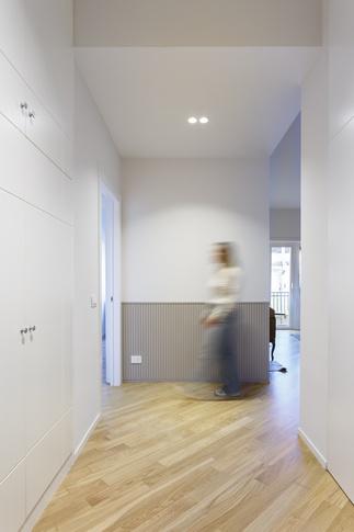 Ingresso in stile contemporaneo di 9 di Valentina Varricchio Architetto Ingresso in stile contemporaneo di 9 di Valentina Varricchio Architetto