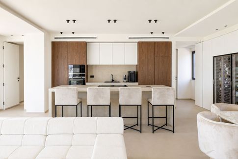 Open Space in stile moderno di 60 di GIOVANNI SELLITRI STUDIO