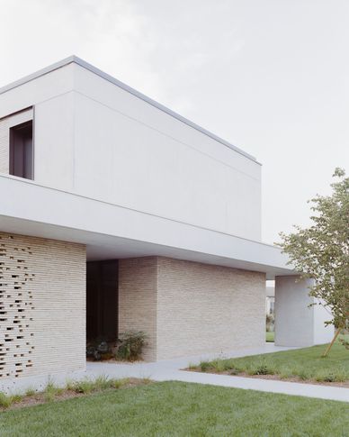 Facciata in stile minimal di null di Didonè Comacchio Architects