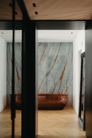 Open Space in stile glamour di 150 di Architetto Michelangelo Todisco