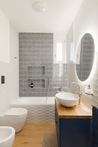 Bagno in stile industriale di 4 di Arch.j Floriana Ferraioli