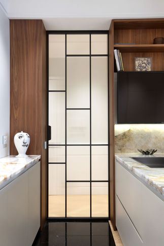 Cucina in stile contemporaneo di 18 di Studio VeneziaTre arch ass Cucina in stile contemporaneo di 18 di Studio VeneziaTre arch ass