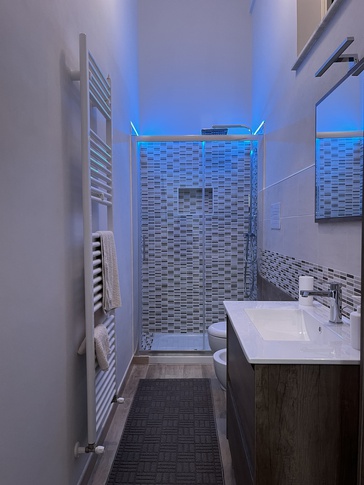 Bagno in stile contemporaneo di 3 di Architetto Eros Di Prima Bagno in stile contemporaneo di 3 di Architetto Eros Di Prima