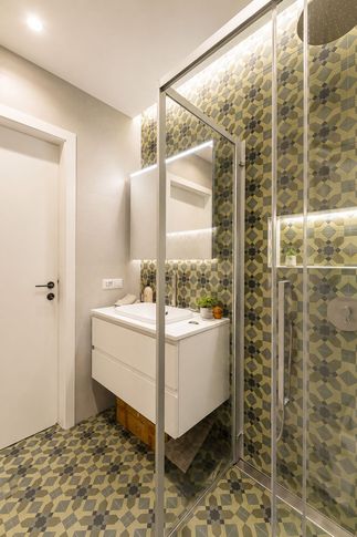Bagno in stile contemporaneo di 5 di Desearq studio - architettura e interior design