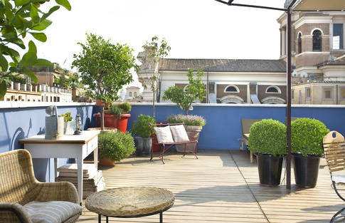 Terrazza in stile anni '50 di 150 di Sara Lucci Architetto