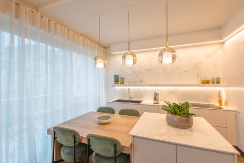 Cucina in stile moderno di 12 di Living Home Design