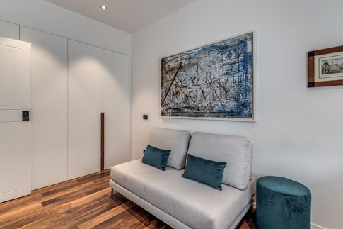 Cameretta Bambini in stile contemporaneo di 12 di MOB Architects