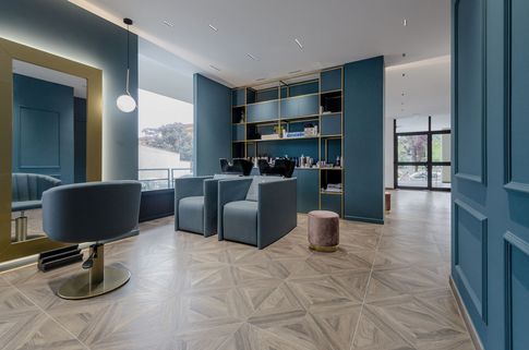 Open Space in stile contemporaneo di 80 di Studio di Architettura Barbara Vucusa Architetto Open Space in stile contemporaneo di 80 di Studio di Architettura Barbara Vucusa Architetto