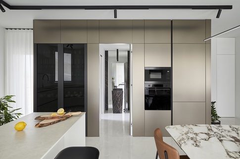 Open Space in stile moderno di 40 di Chantal Forzatti architetto Open Space in stile moderno di 40 di Chantal Forzatti architetto