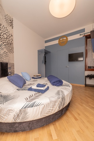 Camera da Letto in stile urban di 13 di Valentina Solera Architetto
