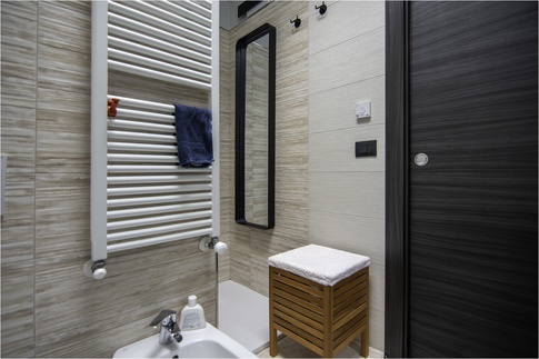 Bagno in stile contemporaneo di 5 di Chiara Colucci Interior Designer