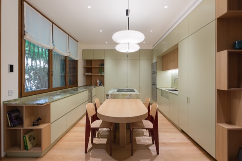 Cucina in stile contemporaneo di 25 di NOMADE ARCHITETTURA