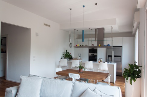 Open Space in stile minimal di 40 di Michele Sbarsi Architetto