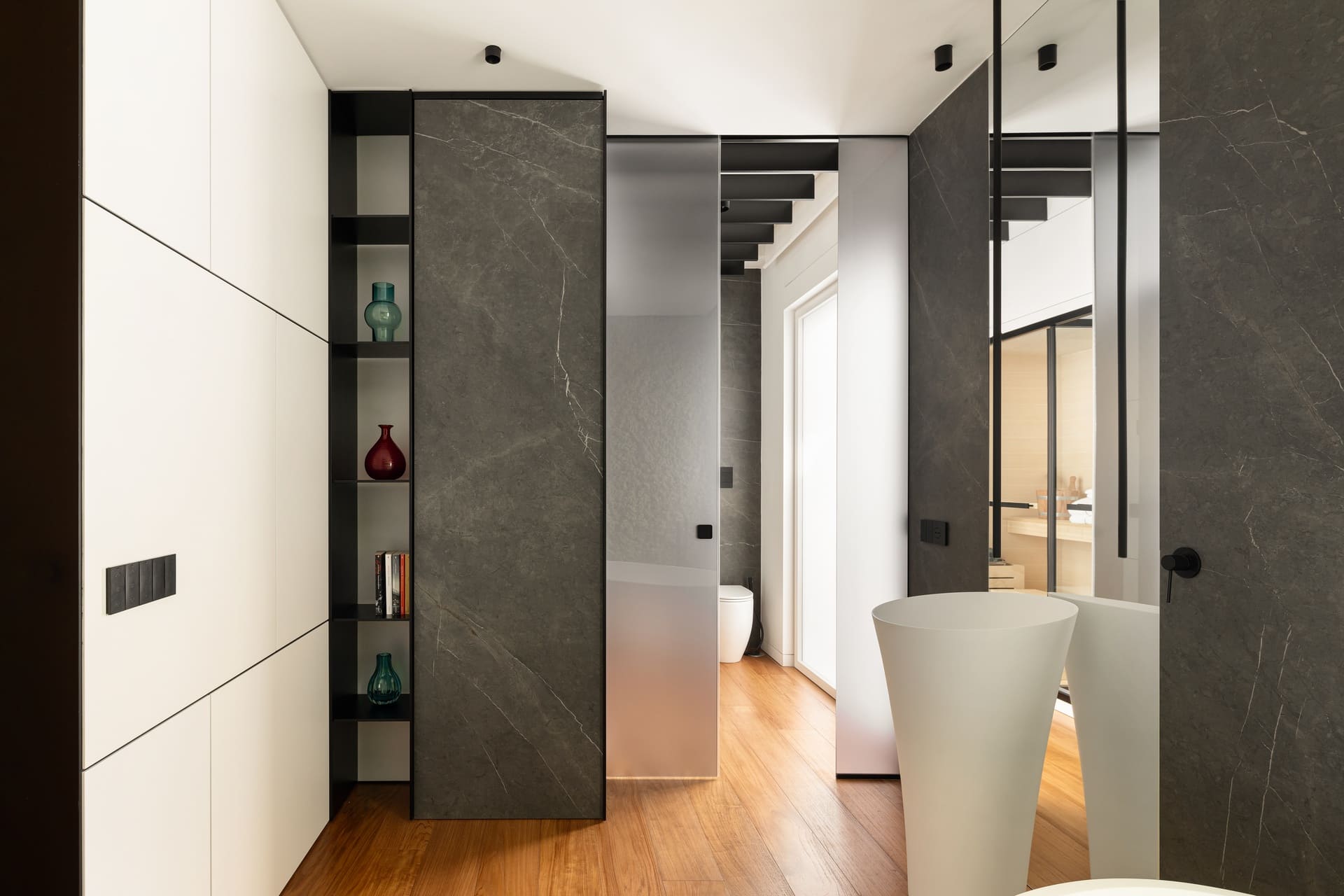 Bagno con lavabo freestanding