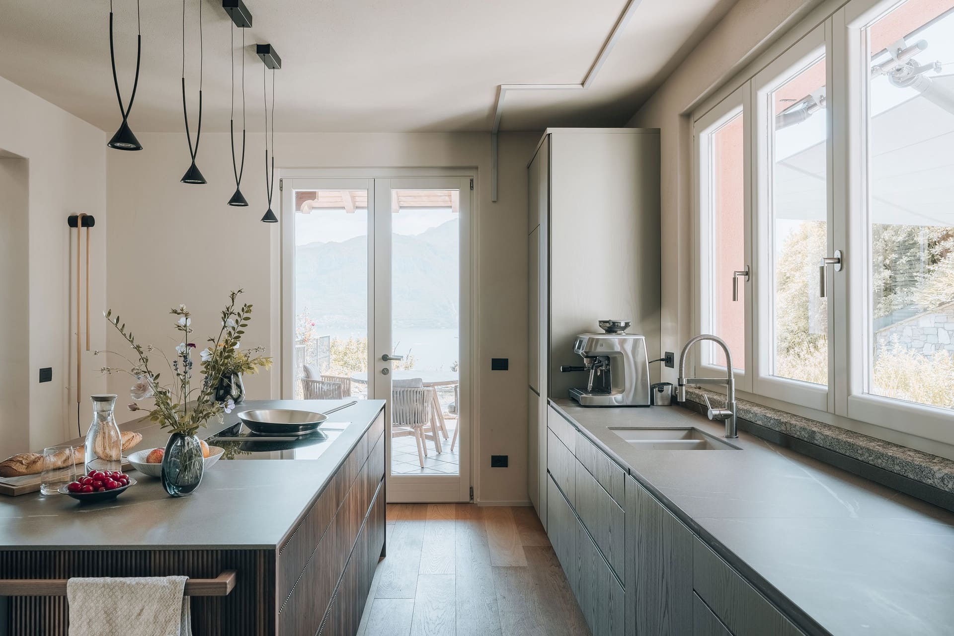 Cucina con isola centrale