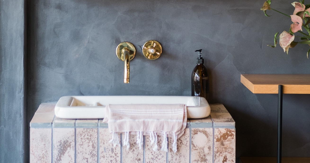 Bagno vicino alla cucina: vantaggi e regole